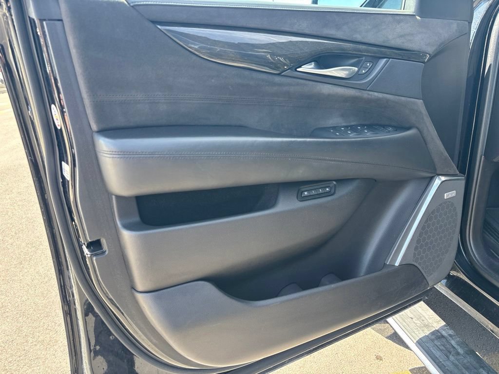 Used 2017 Cadillac Escalade Platinum AWD/4WD image 5