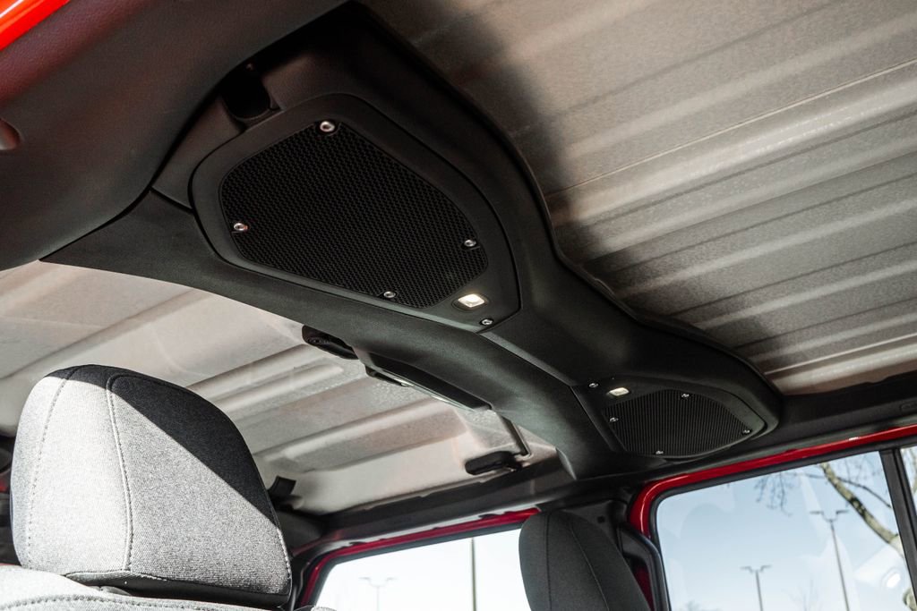 Used 2025 Jeep Wrangler Unlimited Sahara image 11