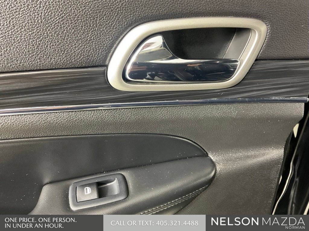 Used 2019 Jeep Grand Cherokee Limited AWD/4WD image 20