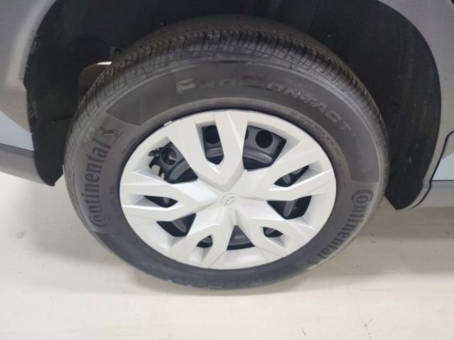 Used 2024 Toyota Corolla Cross L image 34