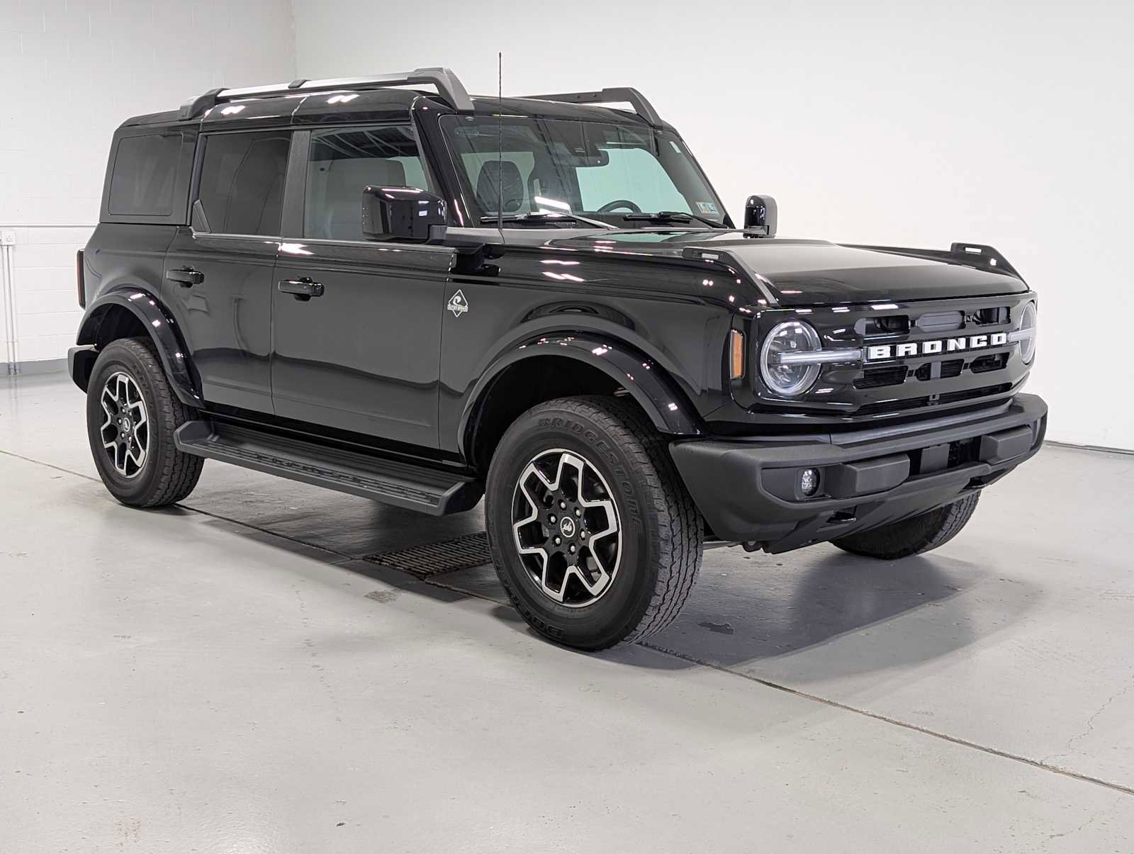 Certified 2025 Ford Bronco Outer Banks AWD/4WD image 6