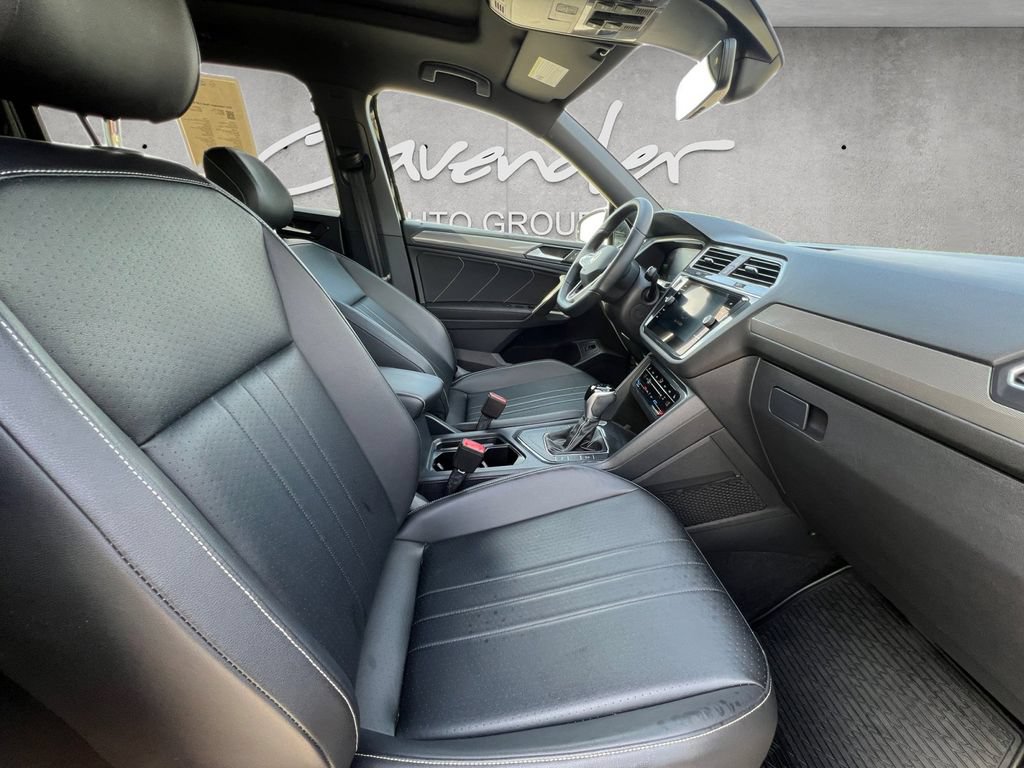 Used 2022 Volkswagen Tiguan SE R-Line FWD image 24