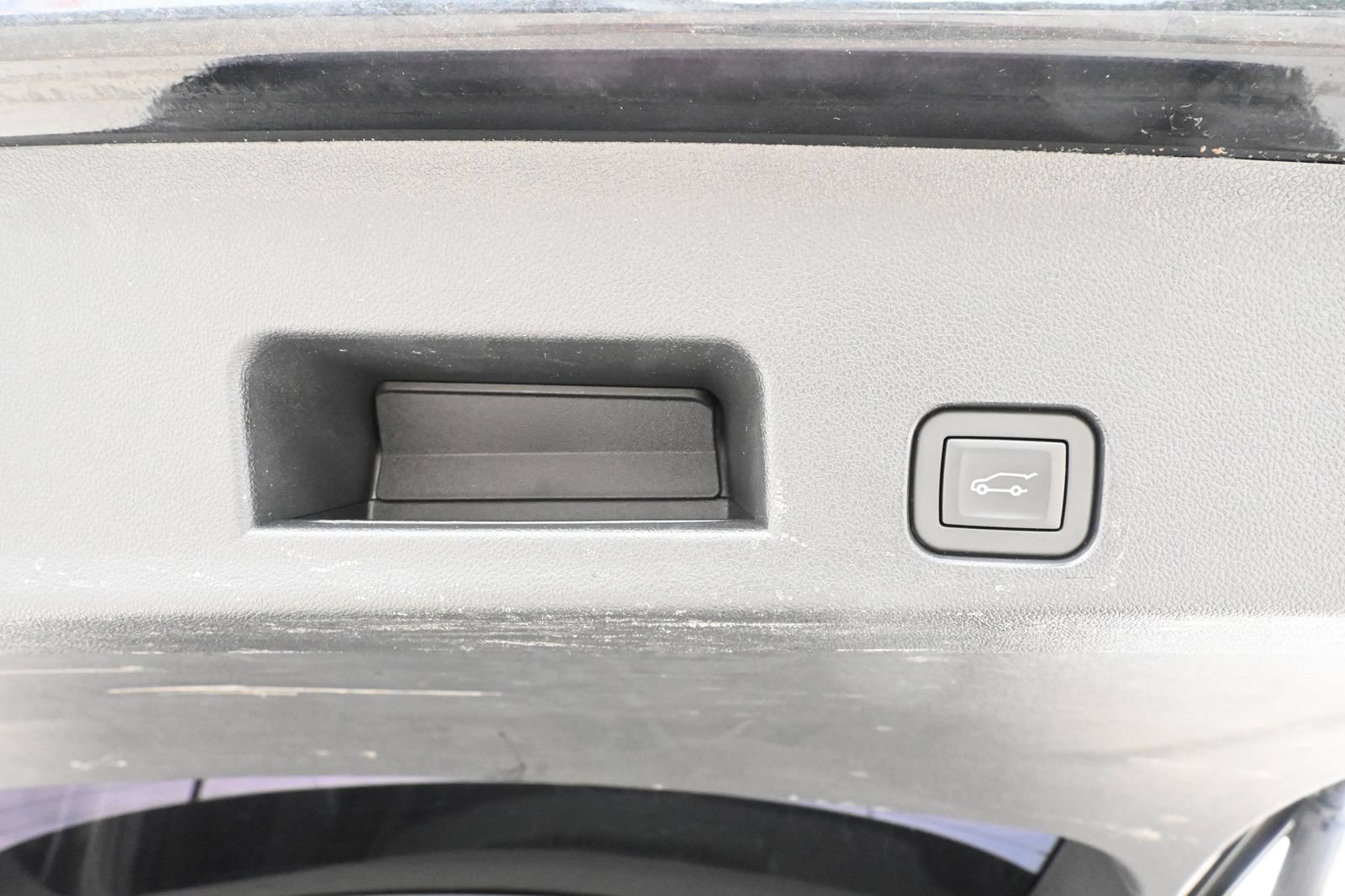 Used 2025 Chevrolet Traverse LT FWD image 36