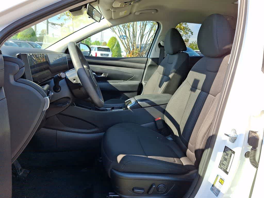 Used 2025 Hyundai Tucson SEL FWD image 13
