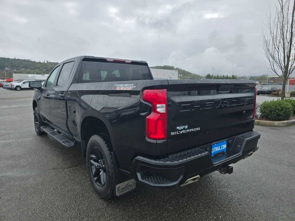 Used 2022 Chevrolet Silverado 1500 LT Trail Boss w/ Bed Protection Package AWD/4WD image 3