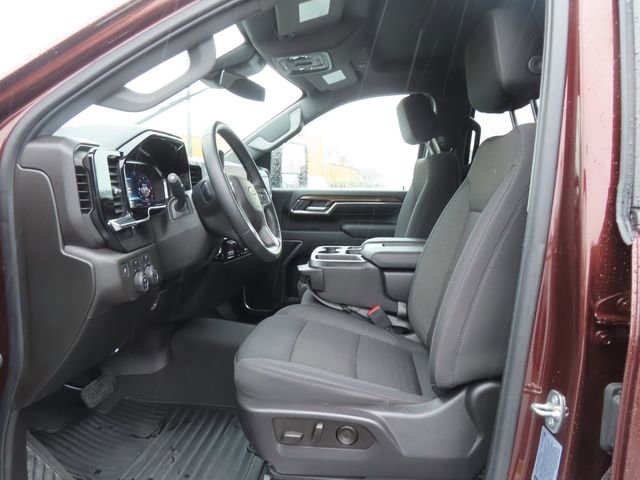 Used 2024 Chevrolet Silverado 2500 LT w/ Convenience Package image 14
