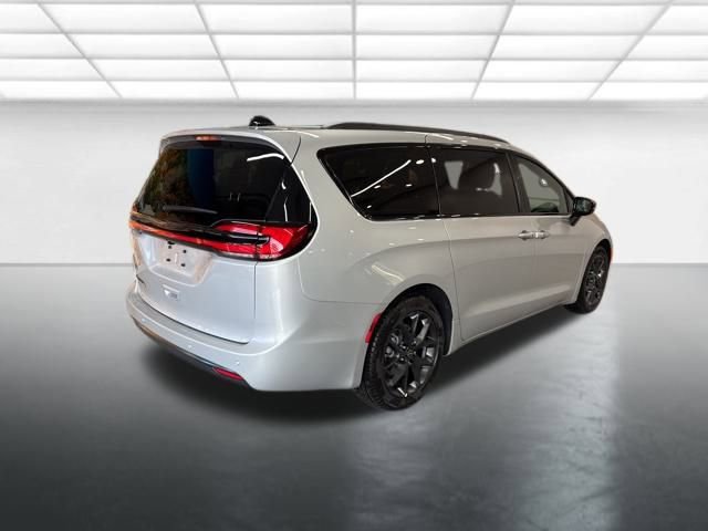 New 2026 Chrysler Pacifica Select image 6