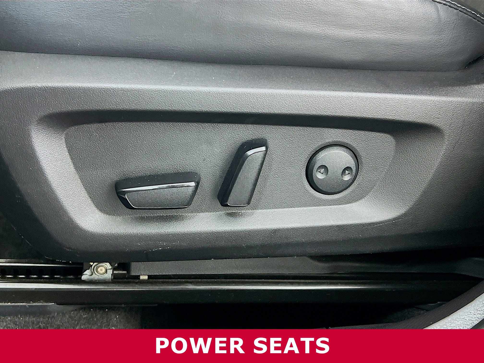 Used 2023 Mitsubishi Outlander SE image 4