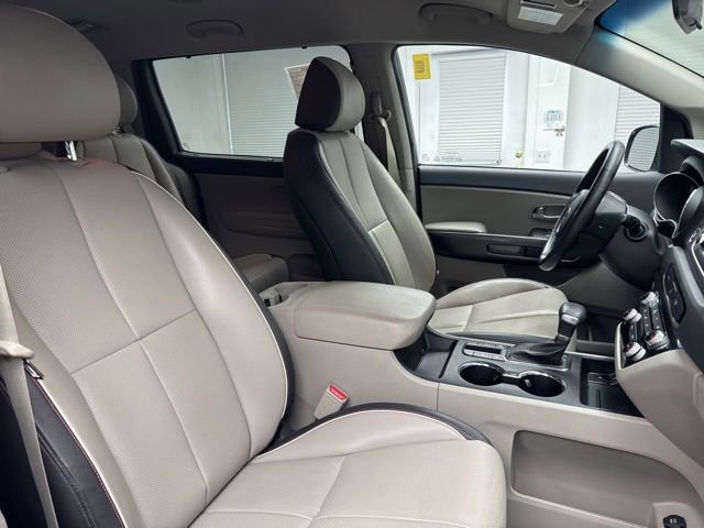 Used 2019 Kia Sedona EX image 11