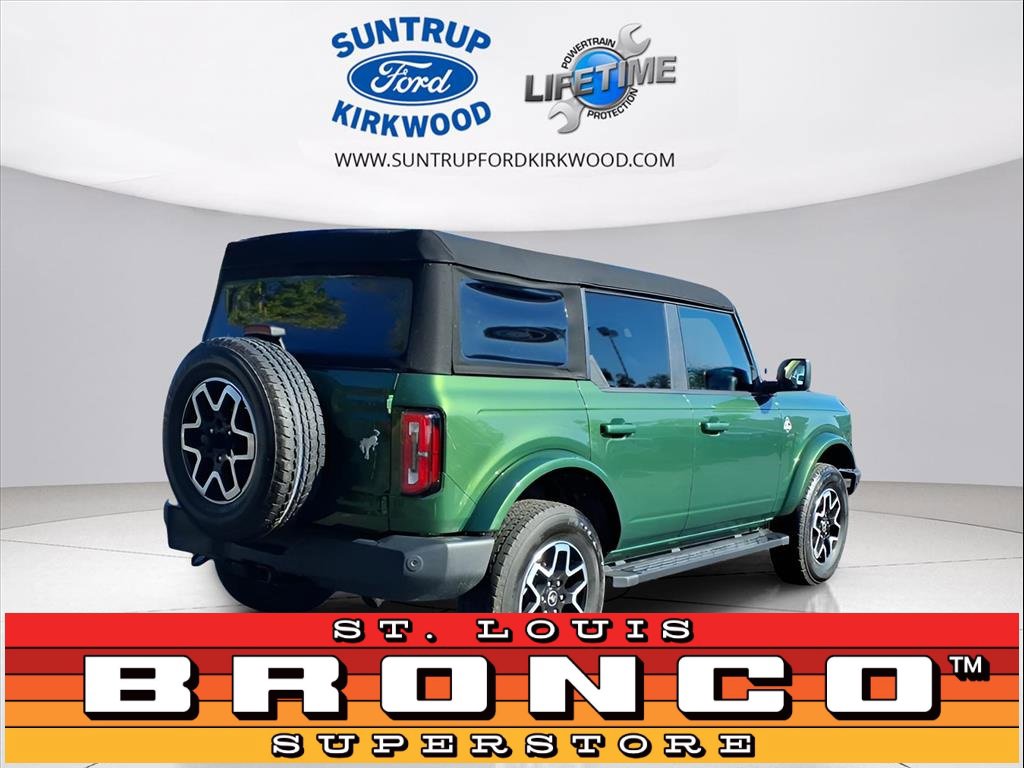 Used 2024 Ford Bronco Outer Banks image 2