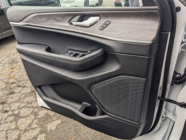 New 2025 Jeep Grand Cherokee Limited image 18