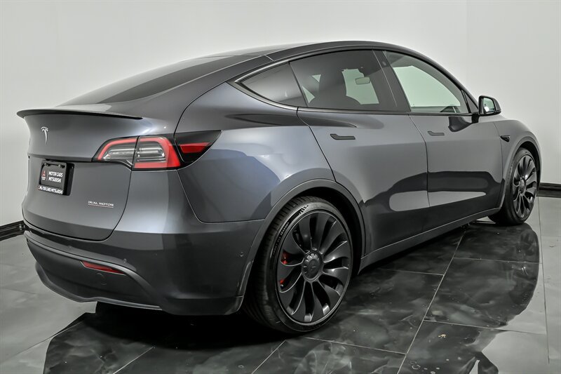 Used 2022 Tesla Model Y Performance AWD/4WD image 9