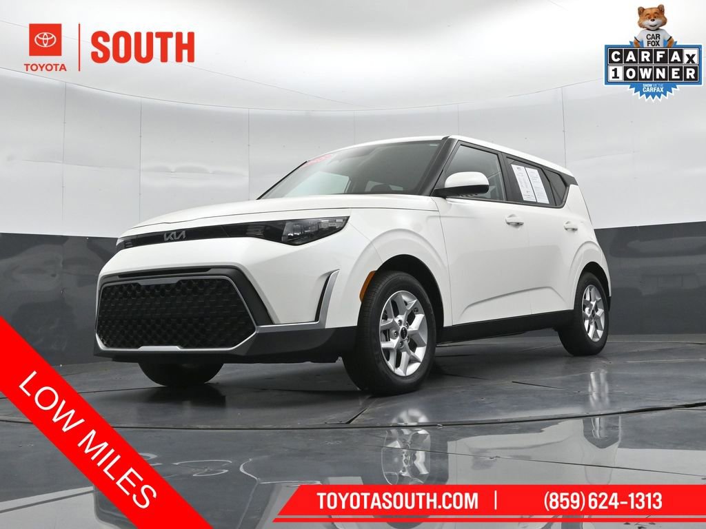 Used 2025 Kia Soul LX w/ LX Technology Package FWD image 35
