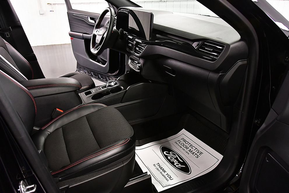 Used 2024 Ford Escape ST-Line w/ Tech Pack #1 image 31