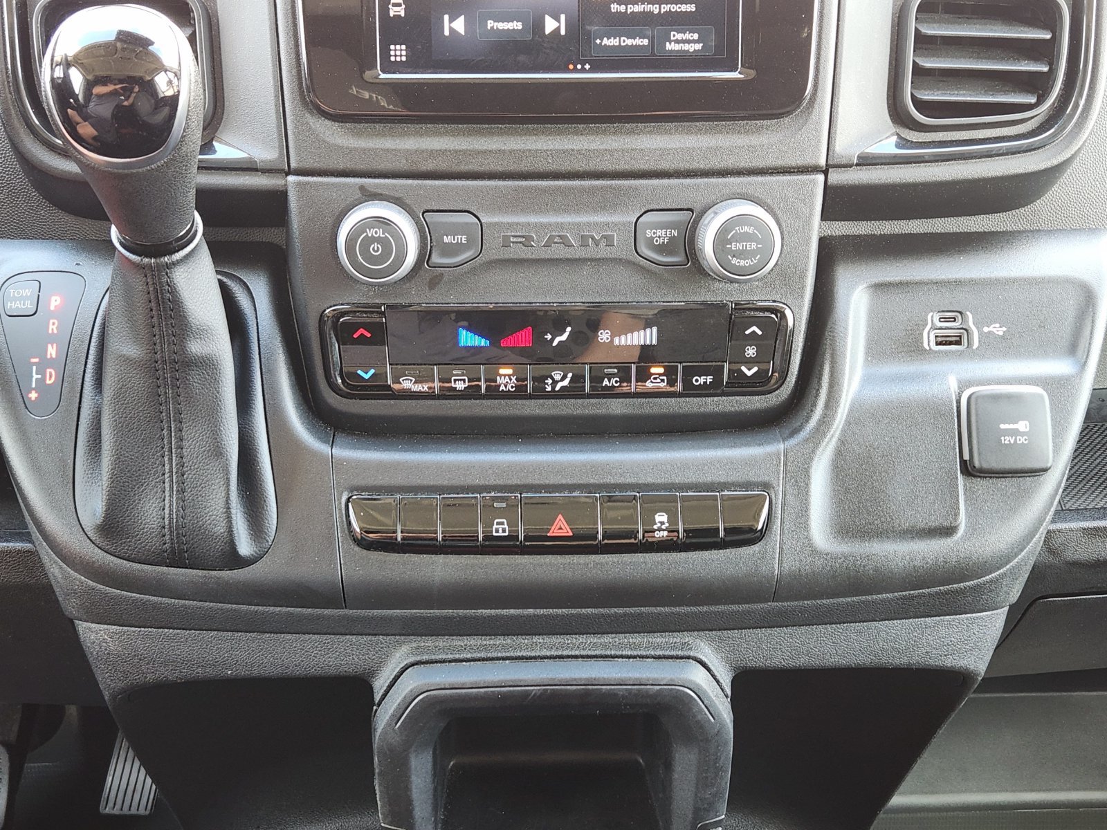 Used 2025 RAM ProMaster 2500 w/ U-Haul Equipment Group FWD image 25