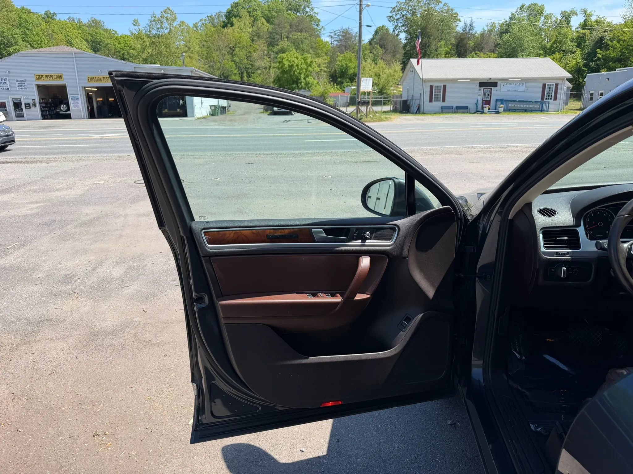Used 2013 Volkswagen Touareg VR6 AWD/4WD image 24