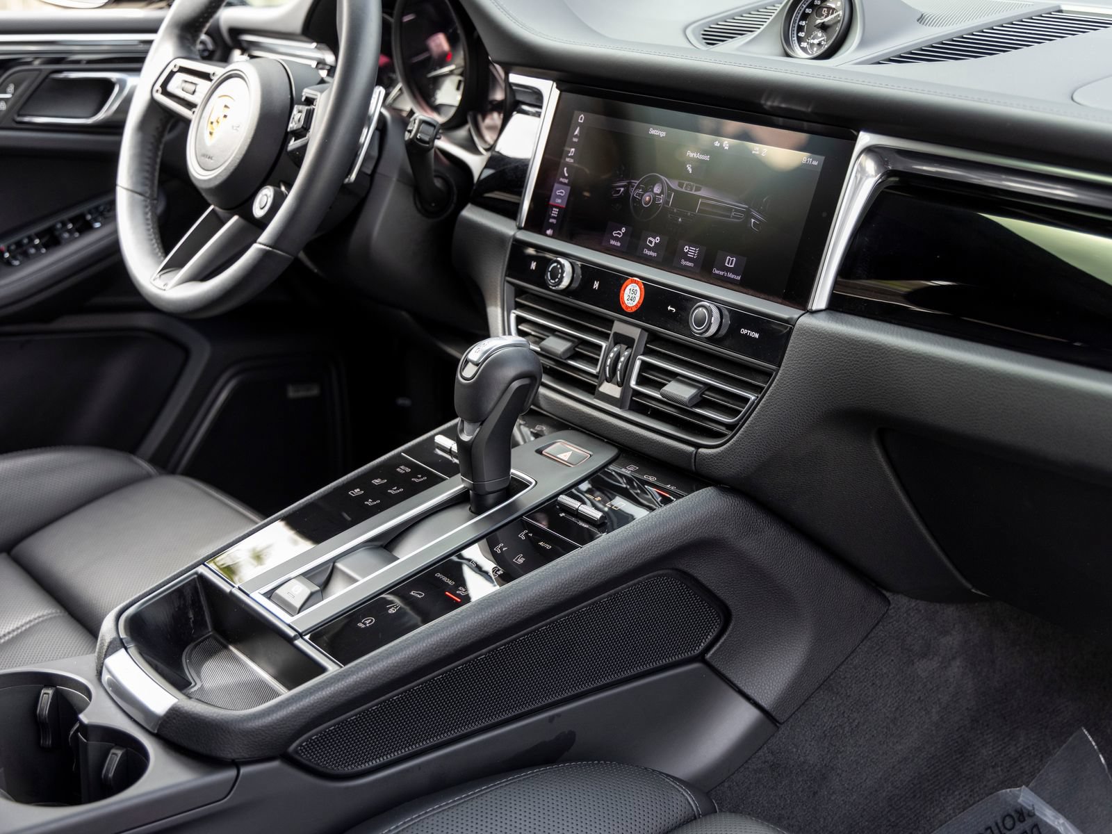 Certified 2026 Porsche Macan AWD/4WD image 62