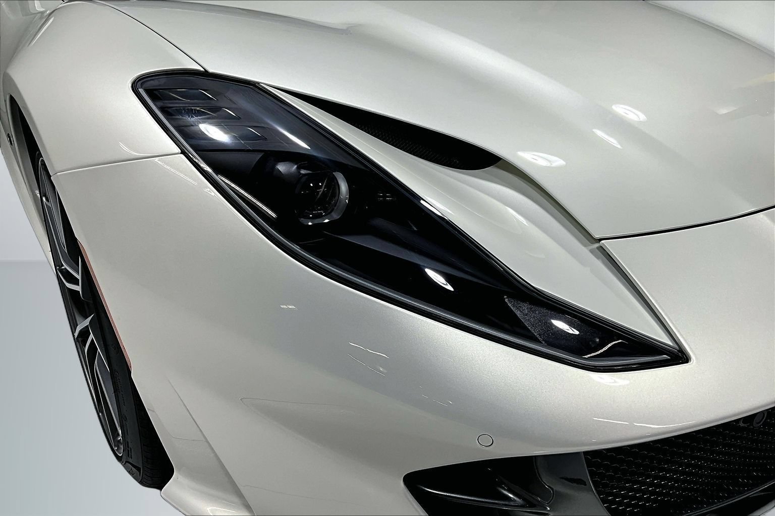 Used 2021 Ferrari 812 GTS RWD image 26