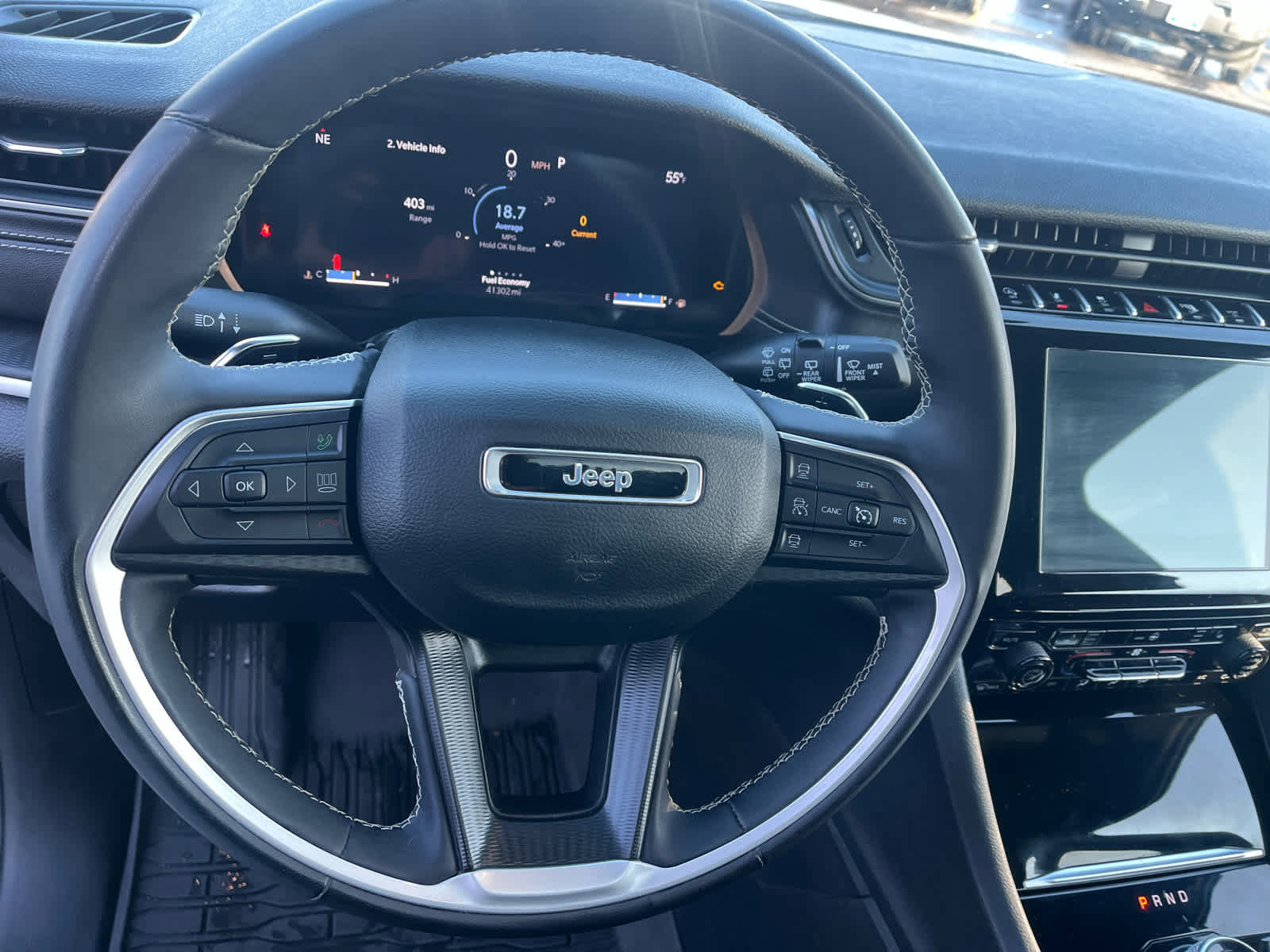 Used 2023 Jeep Grand Cherokee L Laredo image 33