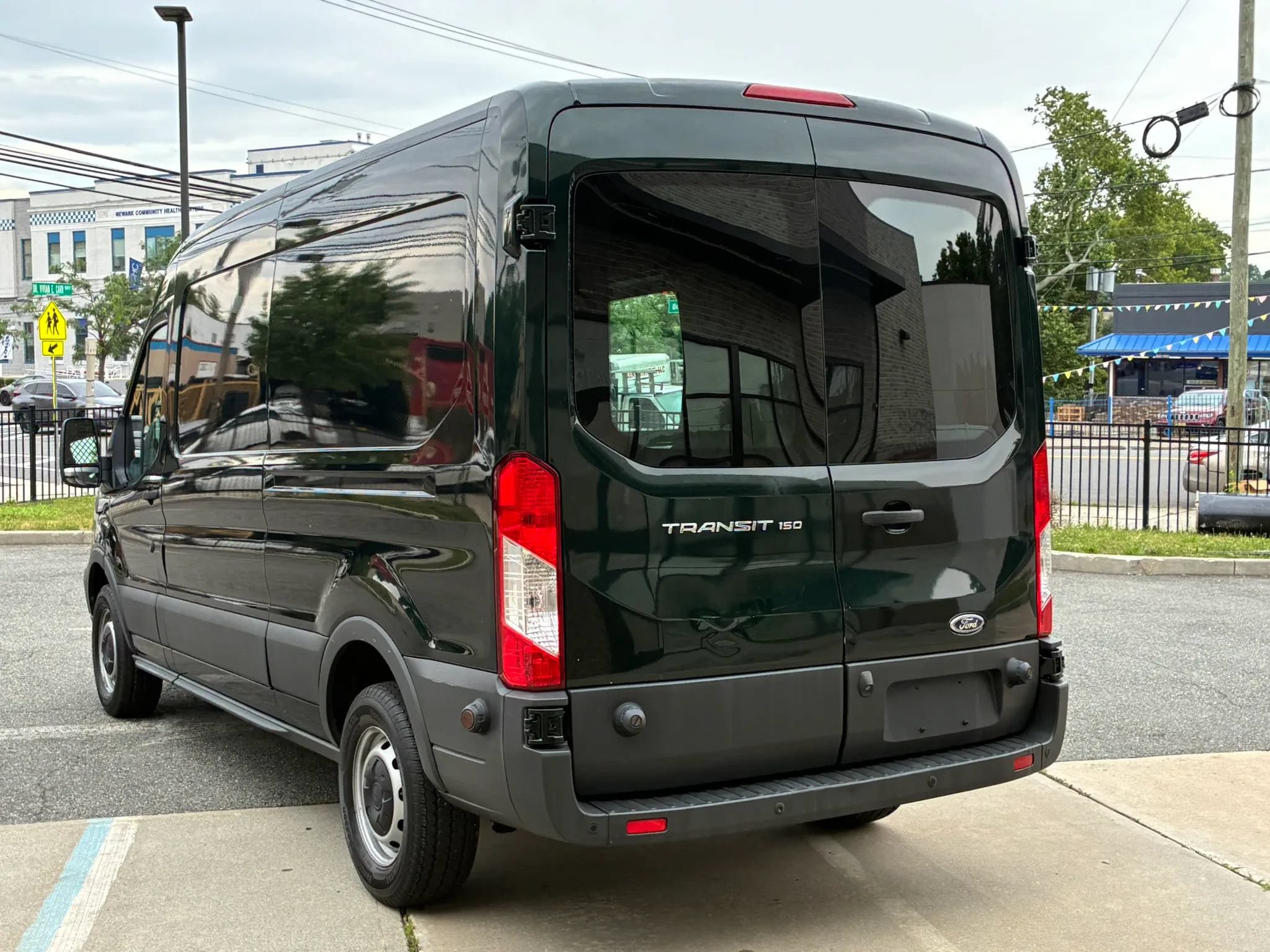 Used 2017 Ford Transit 150 148 Medium Roof RWD image 7