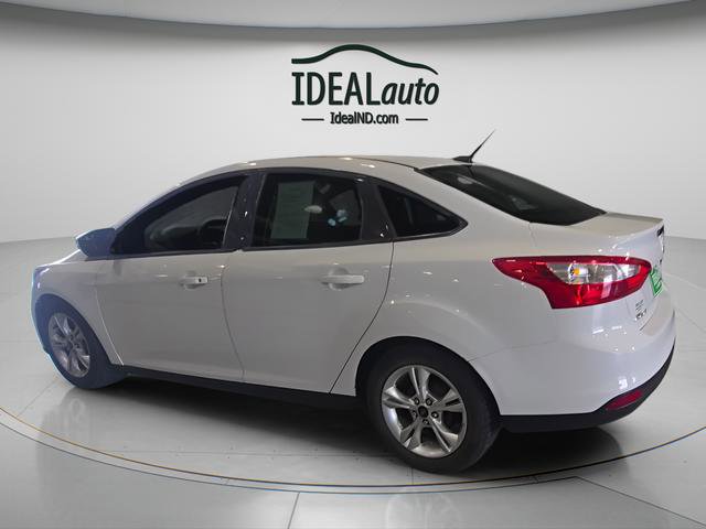 Used 2014 Ford Focus SE w/ SE Winter Package FWD image 3