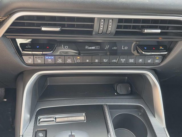 New 2025 MAZDA CX-70 Plug-In Hybrid w/ Premium Plus image 16