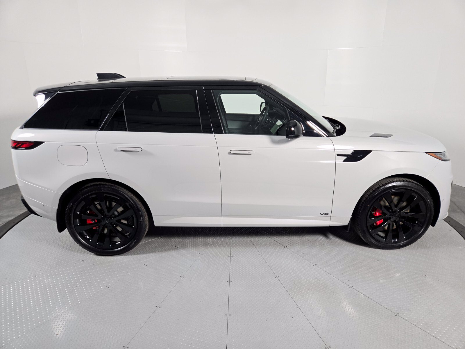 New 2026 Land Rover Range Rover Sport Dynamic SE AWD/4WD image 6