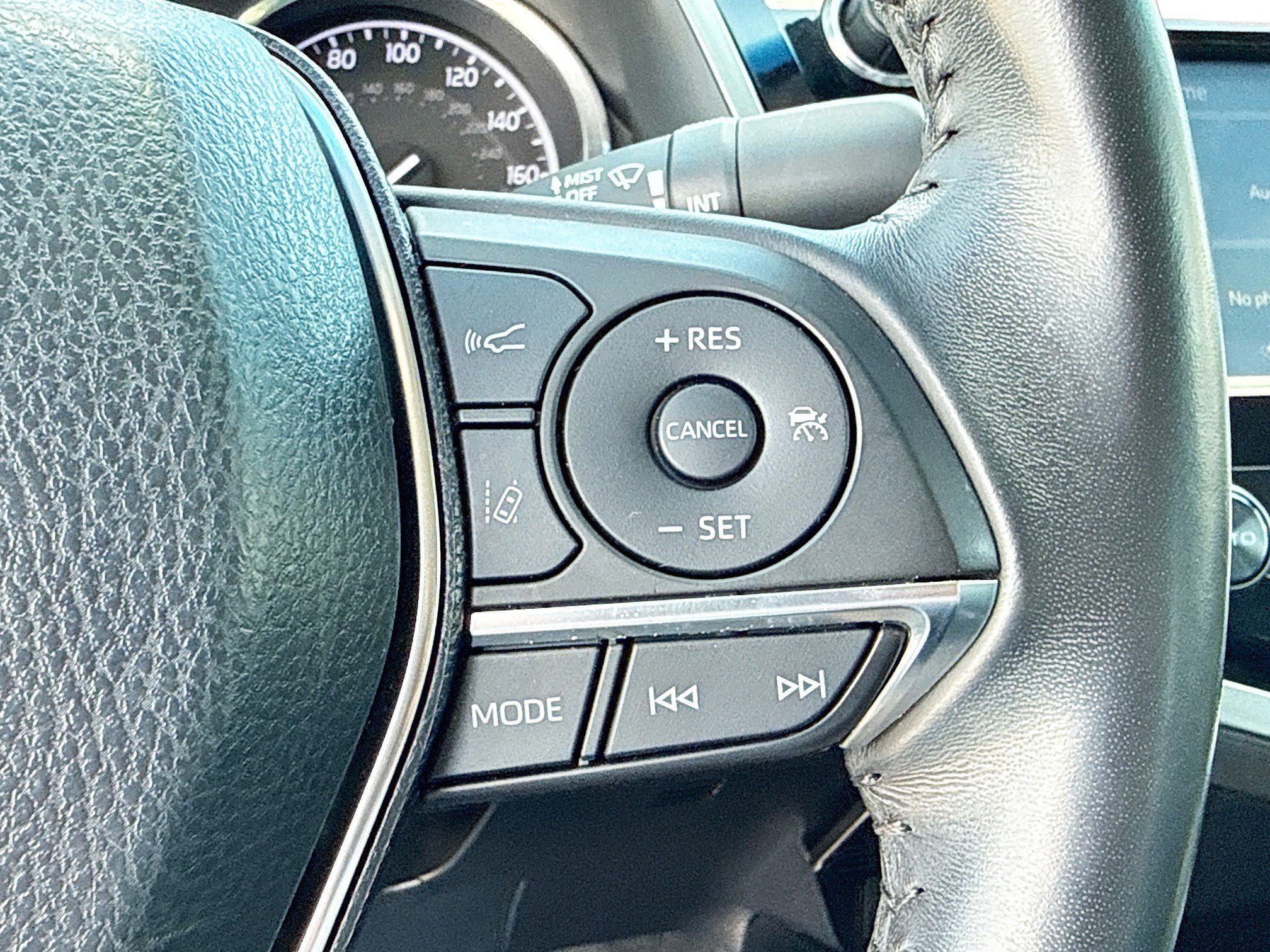 Used 2018 Toyota Camry XLE FWD image 37