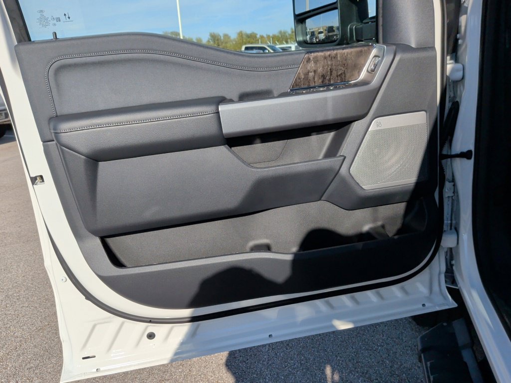 New 2027 Ford F250 Lariat w/ Black Appearance Package AWD/4WD image 10