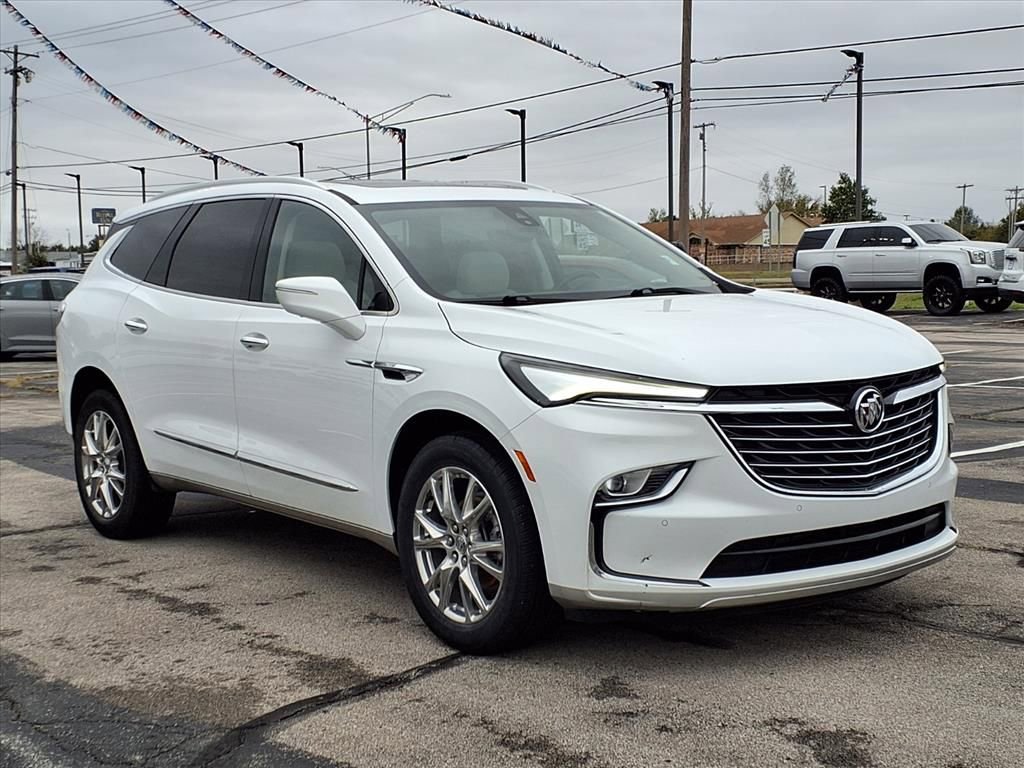 Used 2023 Buick Enclave Premium w/ Experience Buick Package image 1