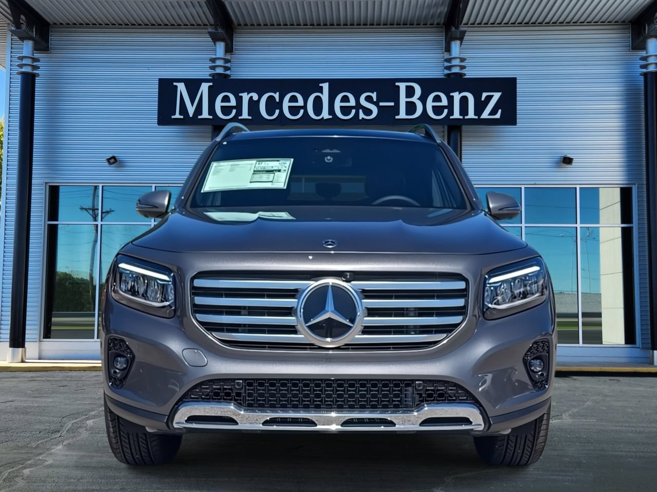 New 2026 Mercedes-Benz GLB 250 4MATIC image 2