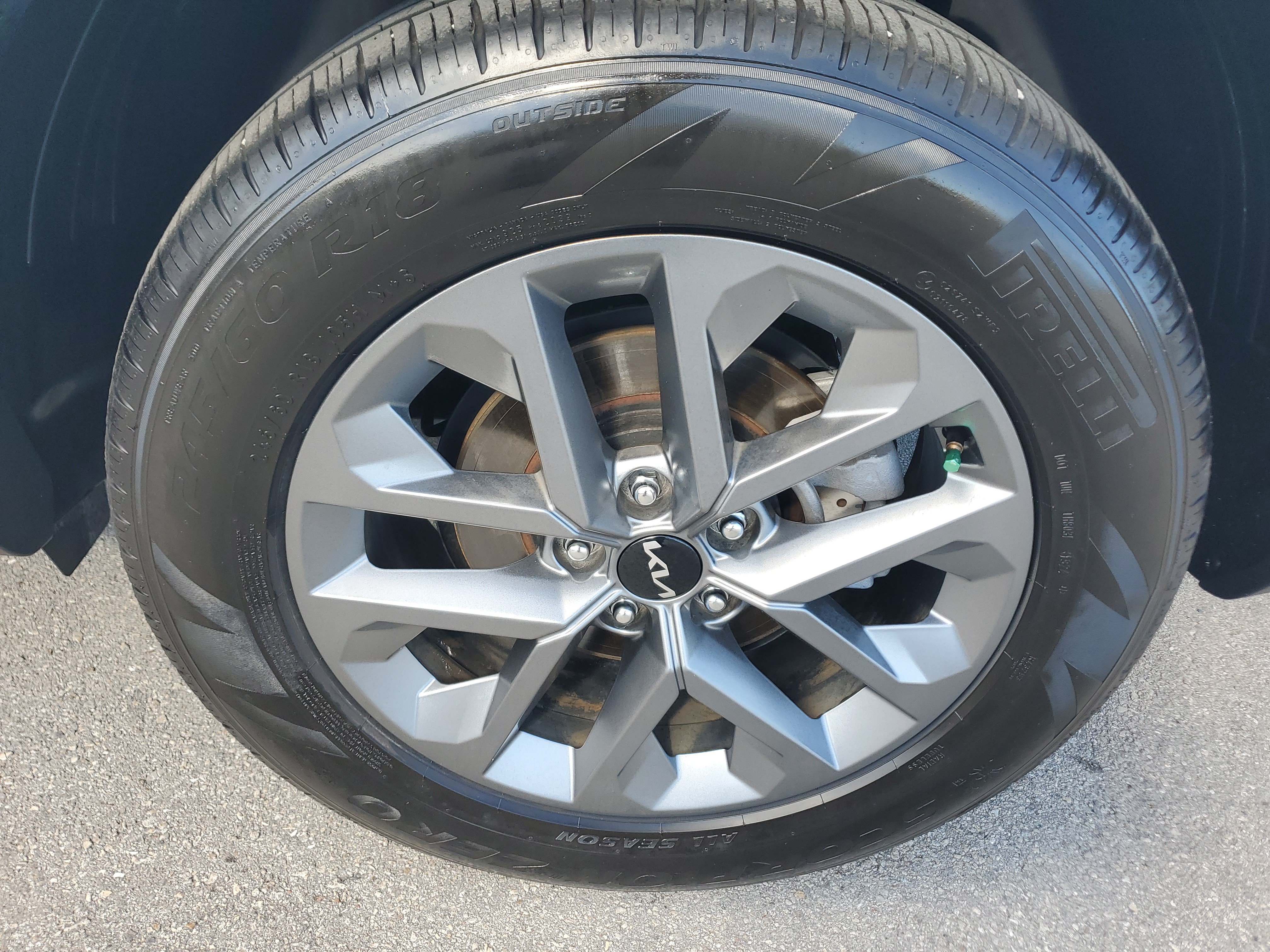 Used 2024 Kia Telluride LX FWD image 28