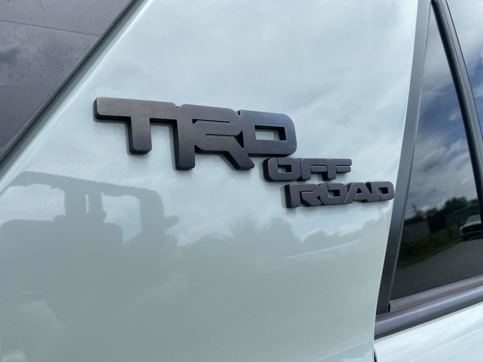 Used 2023 Toyota 4Runner TRD Off-Road Premium w/ Off Road Premium Plus Package AWD/4WD image 10