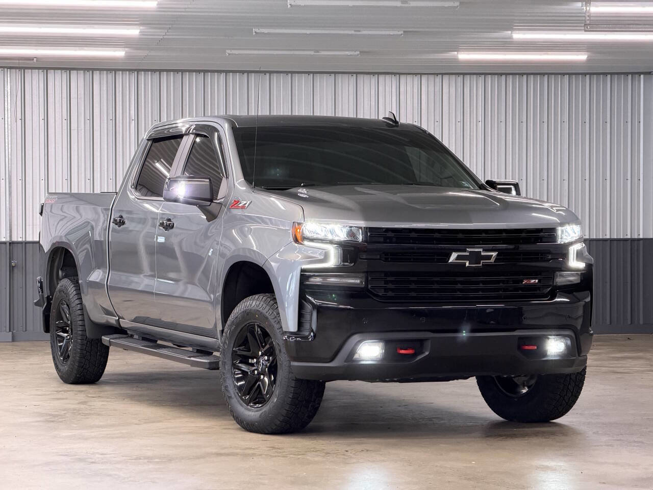 Used 2021 Chevrolet Silverado 1500 LT Trail Boss w/ Convenience Package II image 1