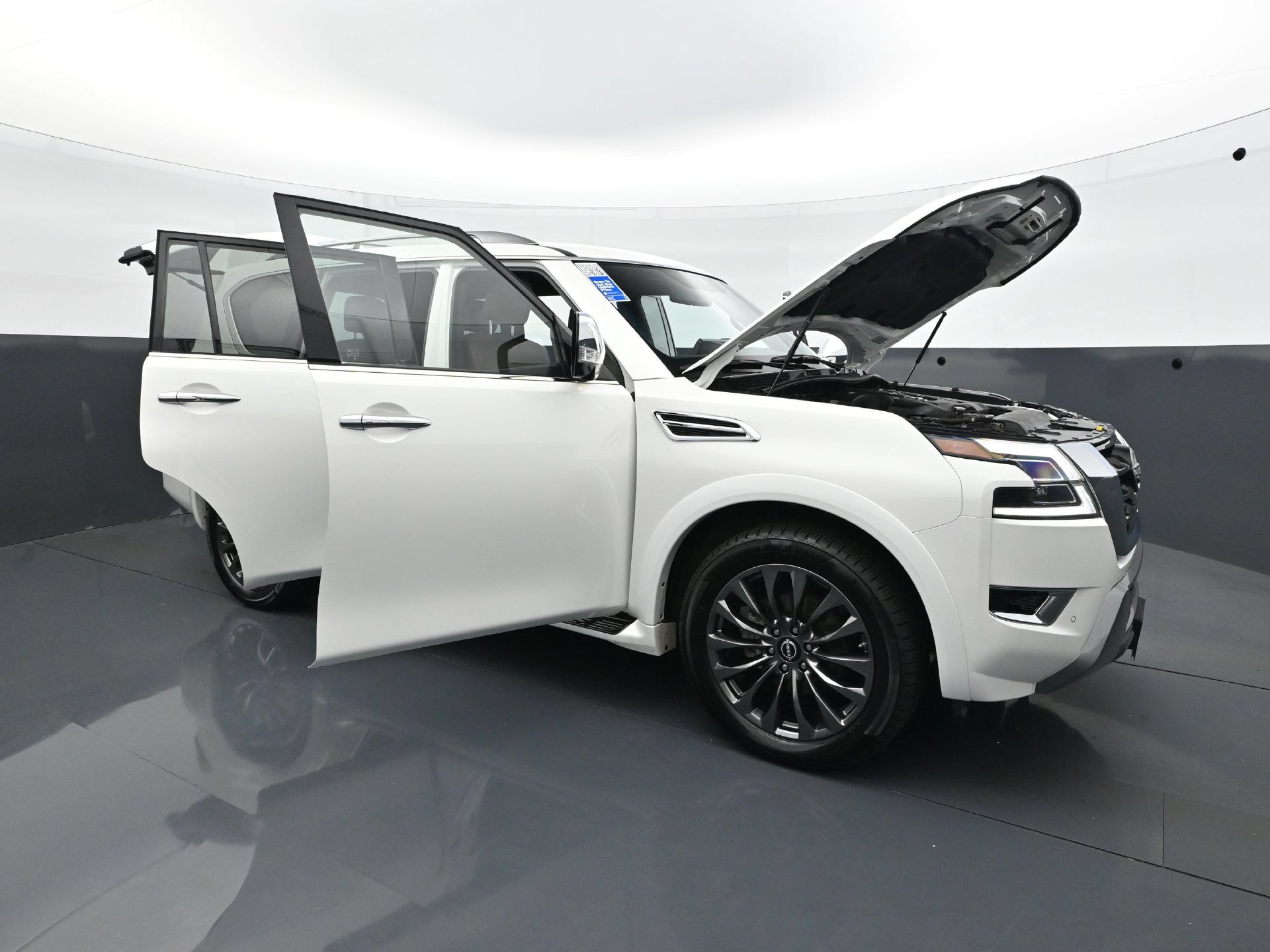 Used 2024 Nissan Armada Platinum w/ Captain's Chairs Package AWD/4WD image 40