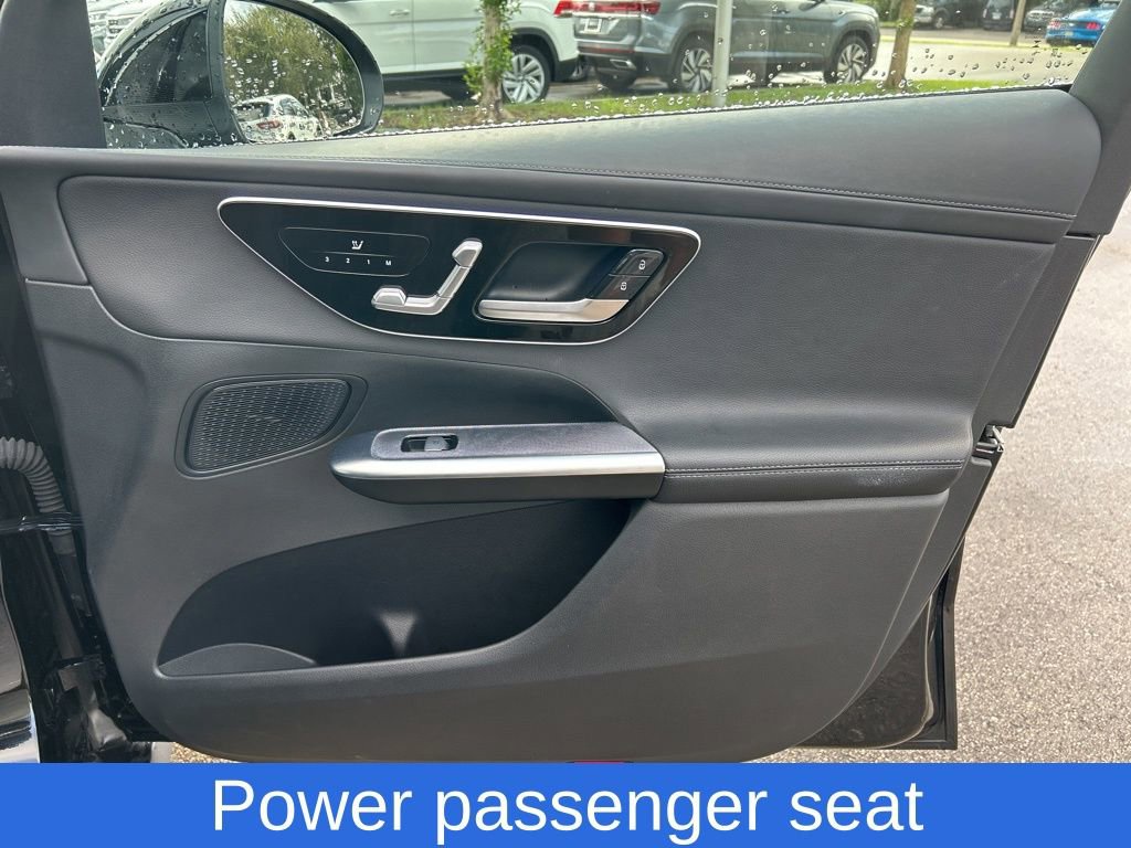 Used 2024 Mercedes-Benz GLC 300 4MATIC image 36