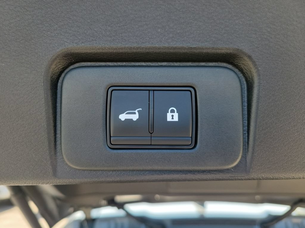 Used 2026 Nissan Rogue SV FWD image 8
