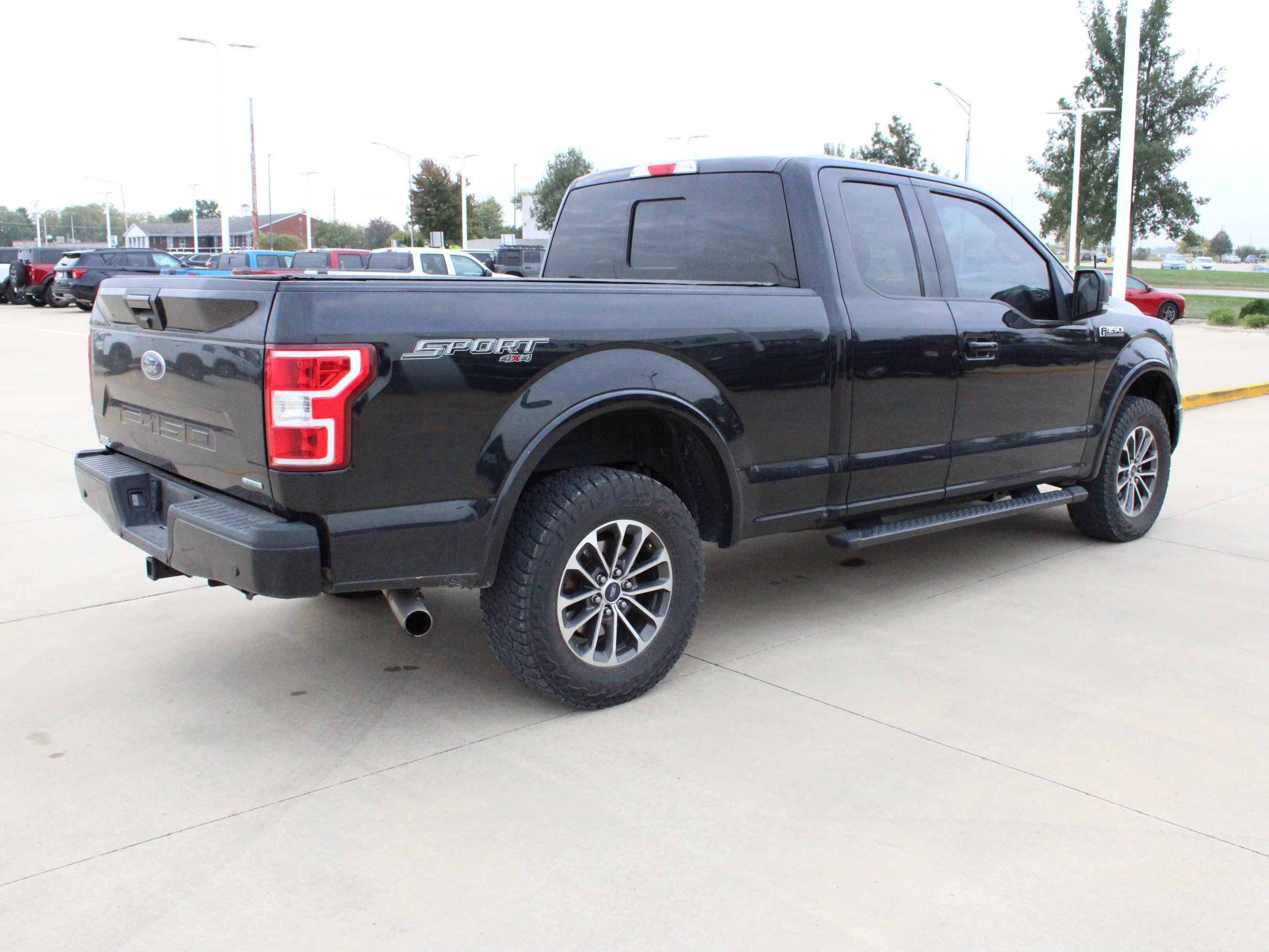 Used 2018 Ford F150 XLT w/ Equipment Group 302A Luxury AWD/4WD image 5