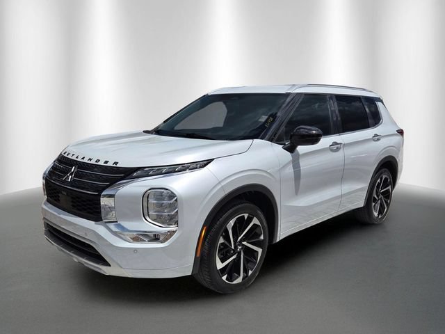 Used 2024 Mitsubishi Outlander SEL FWD image 2