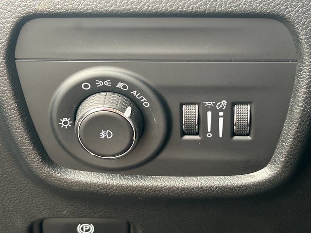 Used 2022 Jeep Grand Cherokee L Limited image 23