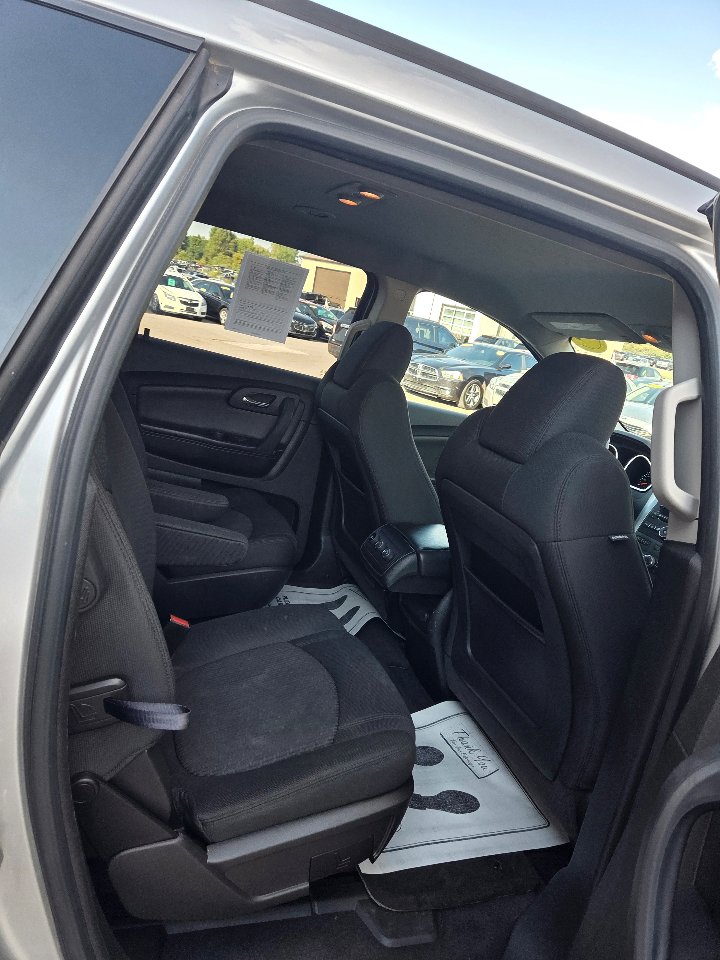 Used 2011 Chevrolet Traverse LT w/ Personal Connectivity Package image 13