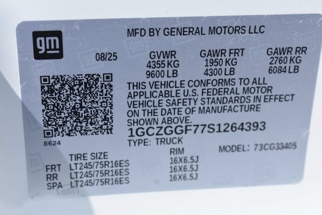 New 2025 Chevrolet Express 3500 w/ Driver Convenience Package RWD image 31