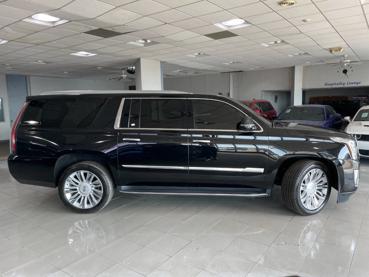 Used 2018 Cadillac Escalade ESV Luxury AWD/4WD image 8