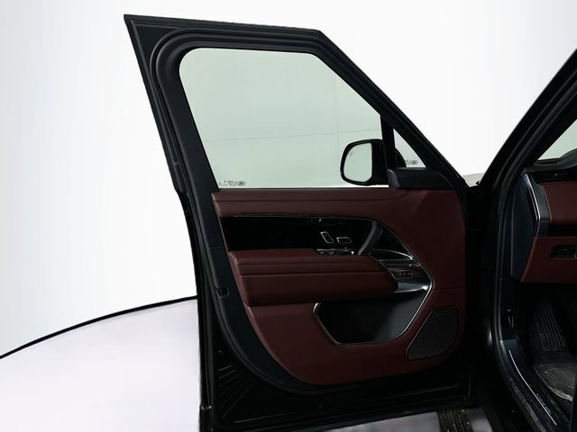 New 2026 Land Rover Range Rover Long Wheelbase Autobiography image 11