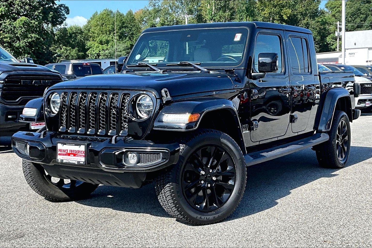 Used 2022 Jeep Gladiator Overland AWD/4WD image 3