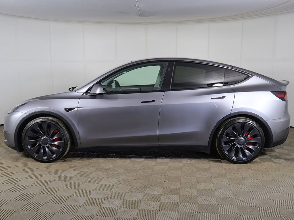 Used 2024 Tesla Model Y Performance AWD/4WD image 17