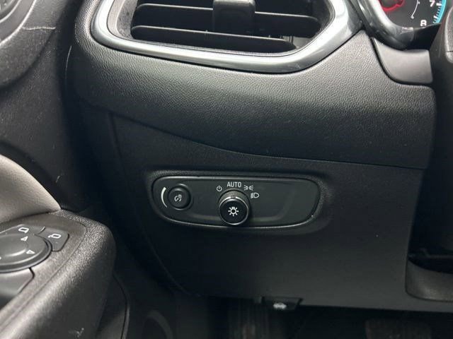 Used 2020 Chevrolet Equinox LS w/ LS Convenience Package image 19