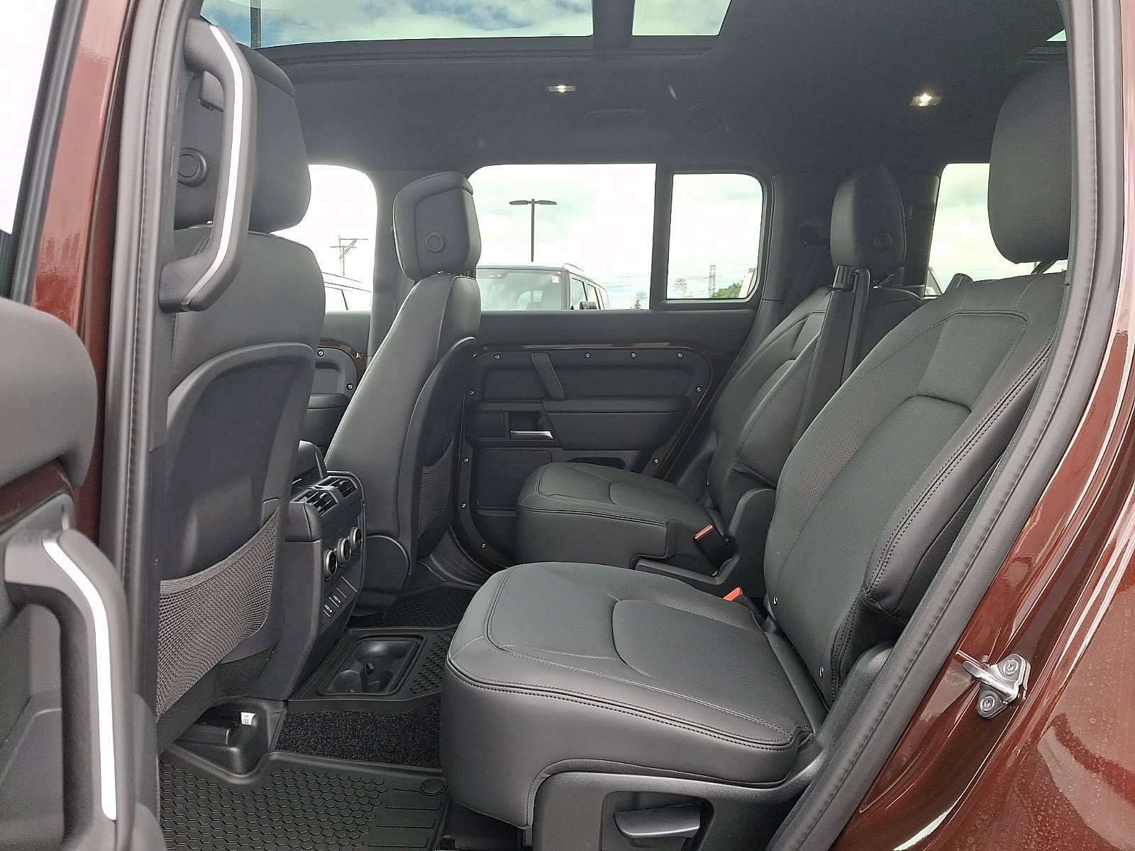New 2026 Land Rover Defender 130 X-Dynamic SE AWD/4WD image 8