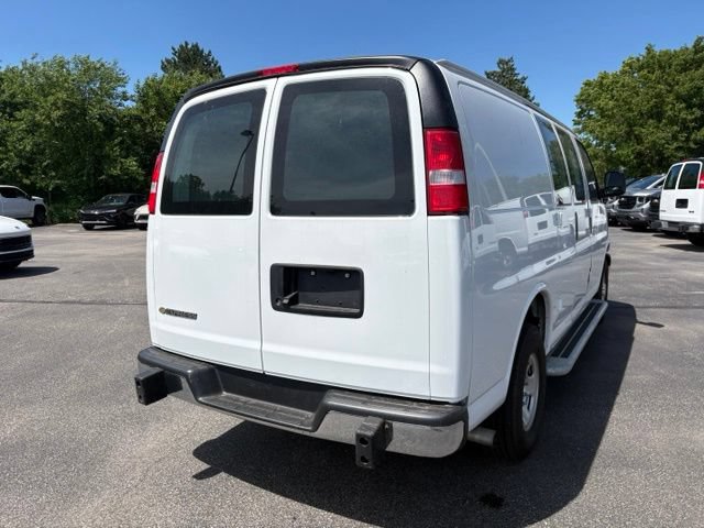 Used 2024 Chevrolet Express 2500 w/ Driver Convenience Package RWD image 5