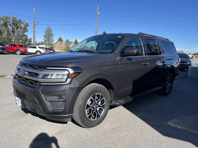Used 2023 Ford Expedition Max XLT image 3